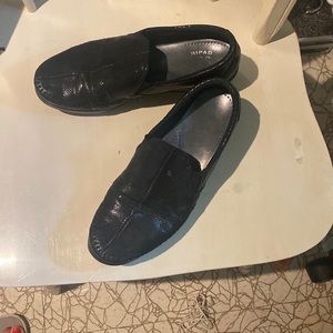 A pair of black and comfortable SAS shoe in very good condition